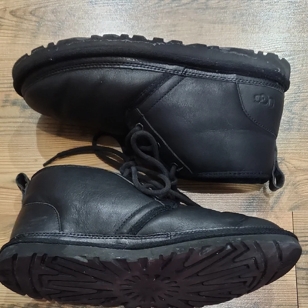 UGG Neumel Chukka Boot 8 Black Leather Shearling Boho Cozy Warm Waterproof - Picture 1 of 9